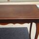 Petit bureau en bois de style Louis XV