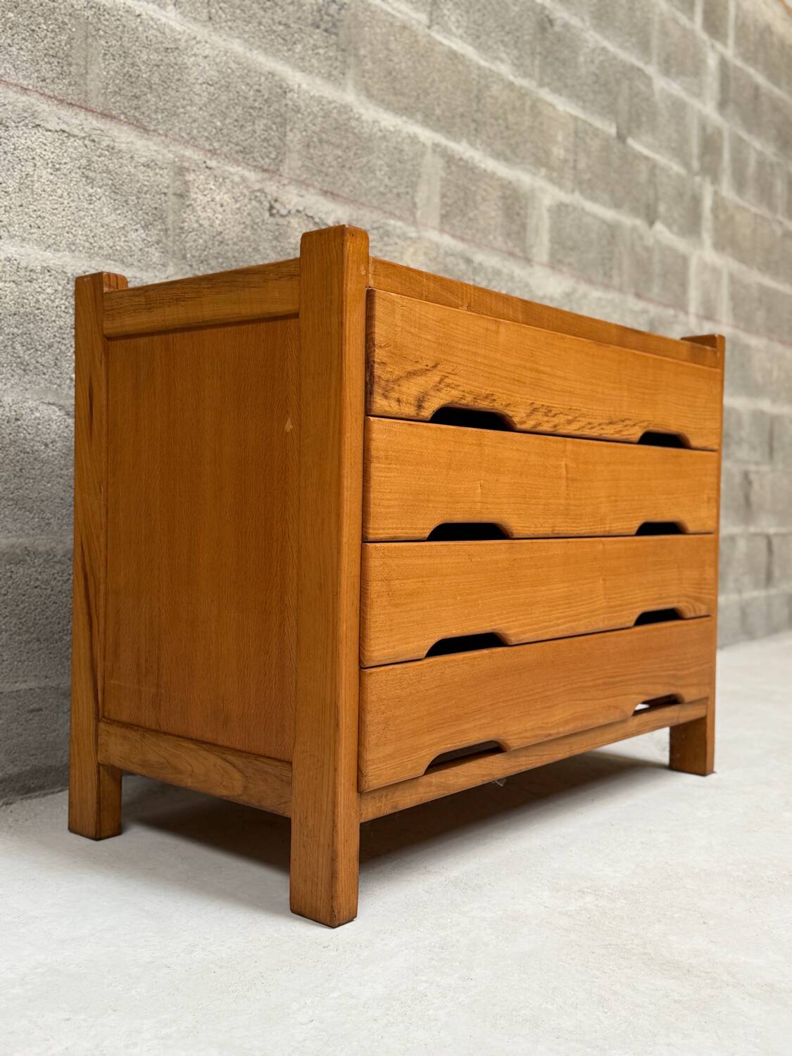 Vintage chest of drawers