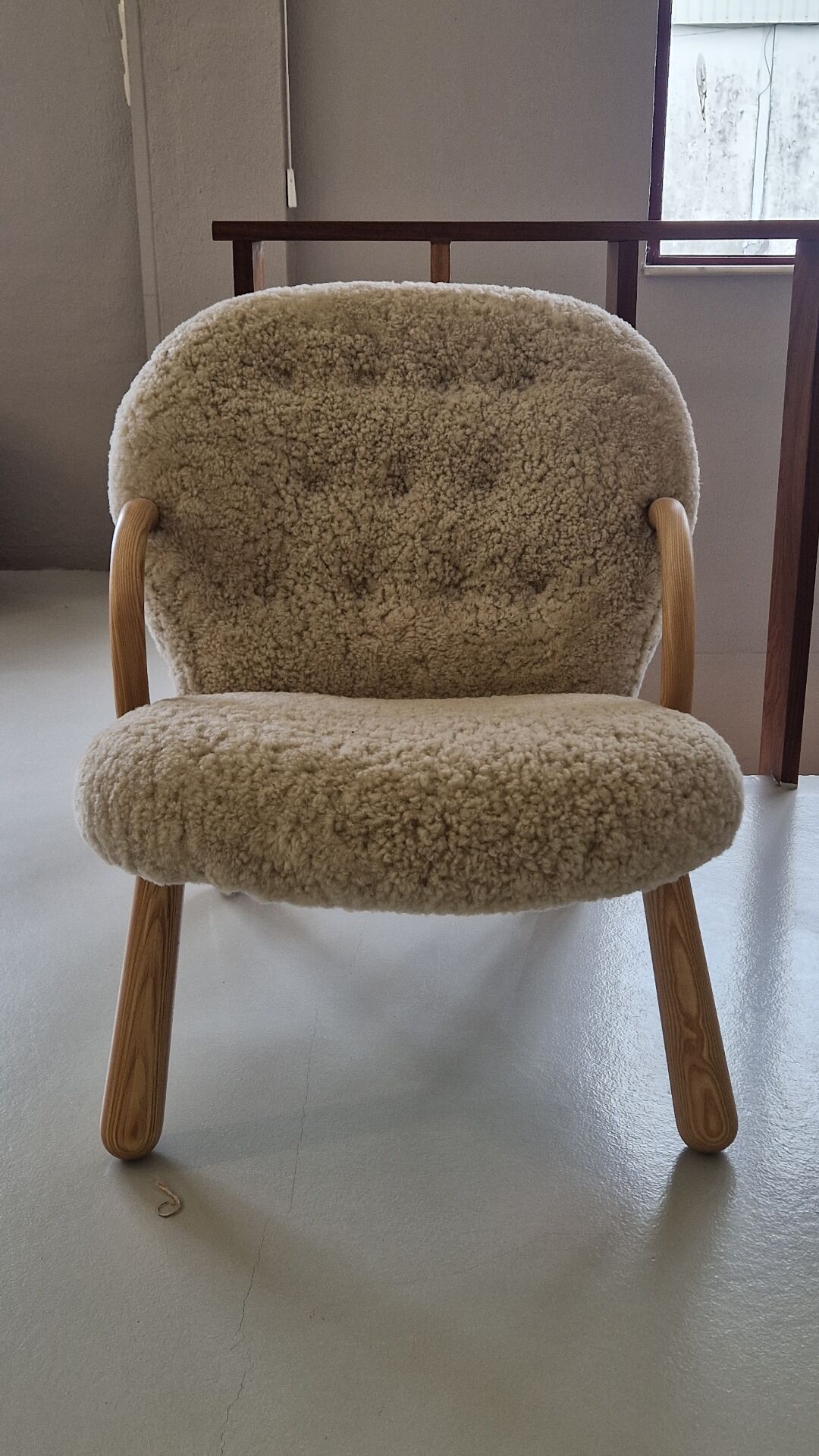 Clam chair