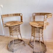 Paire Tabouret haut rotin – création Roger Coster, 1970