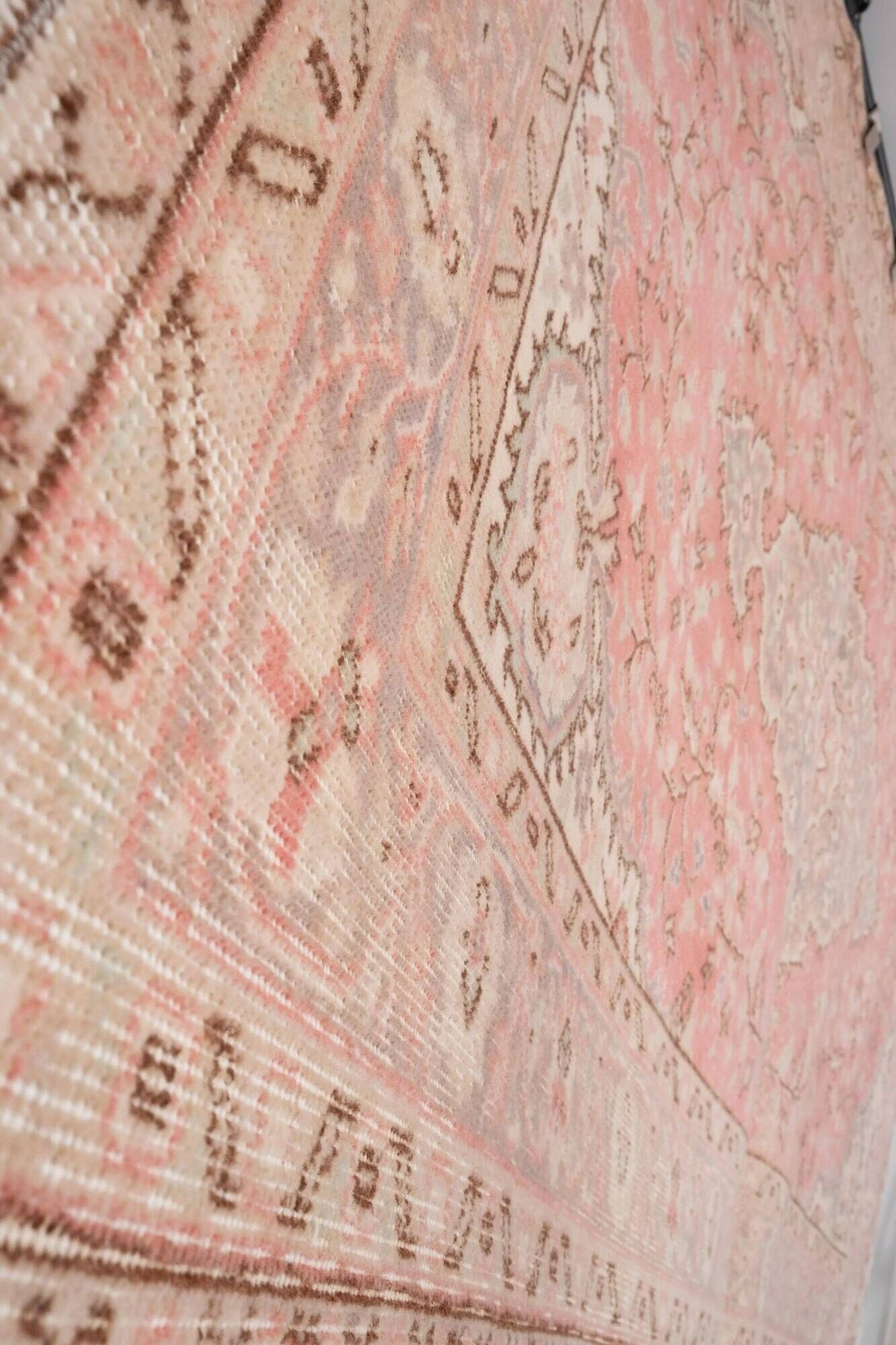 Vintage Turkish handmade rug 185x267 cm