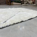 White embossed wool rug 123x165cm