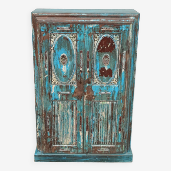 Armoire ancienne en bois bleu avec belle patine