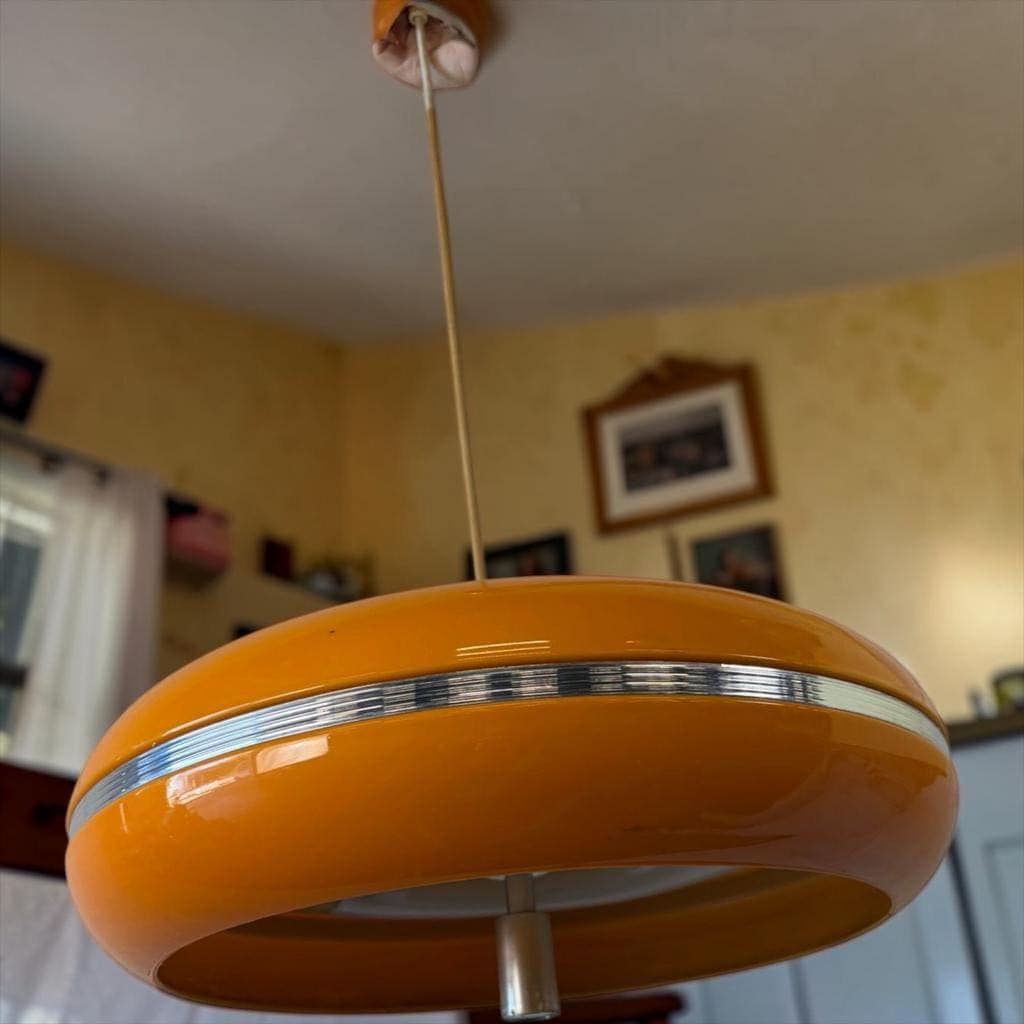Suspension vintage orange space age UFO