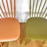 Chaises Baumann colorées
