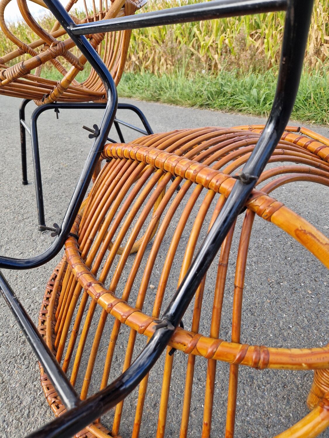 Set of 2 rattan armchairs