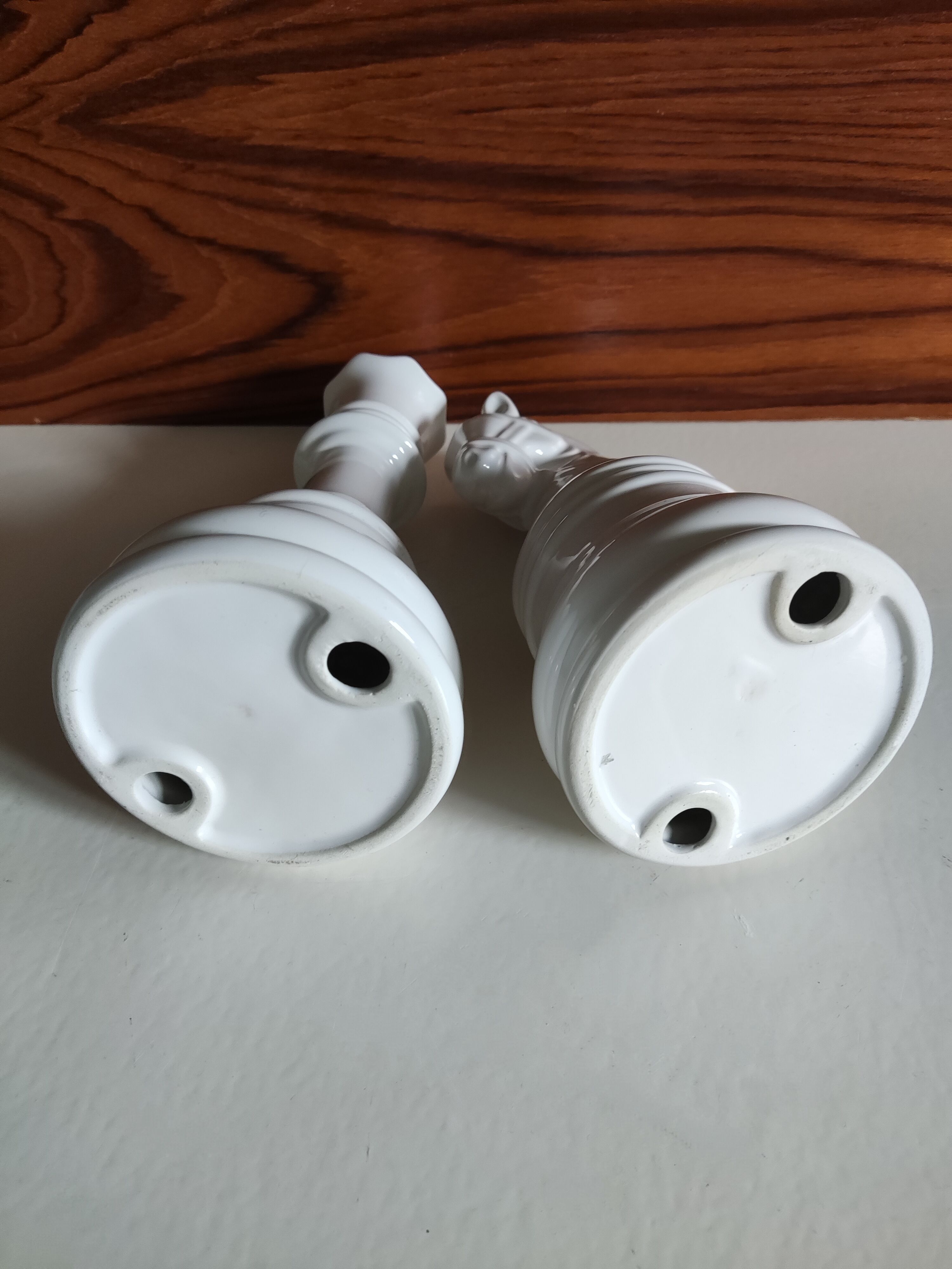 5 black and white ceramic chess pieces