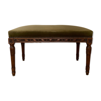 Piano bench