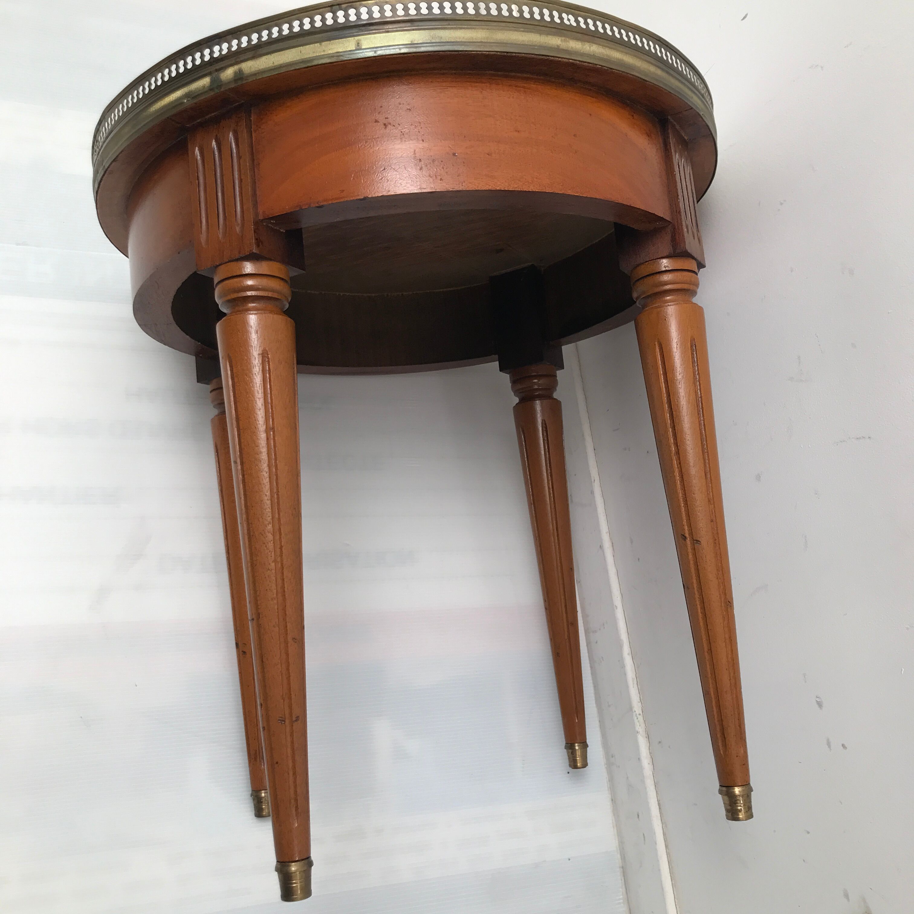 Coffee table -Guéridon "bouillotte" louis XVI style