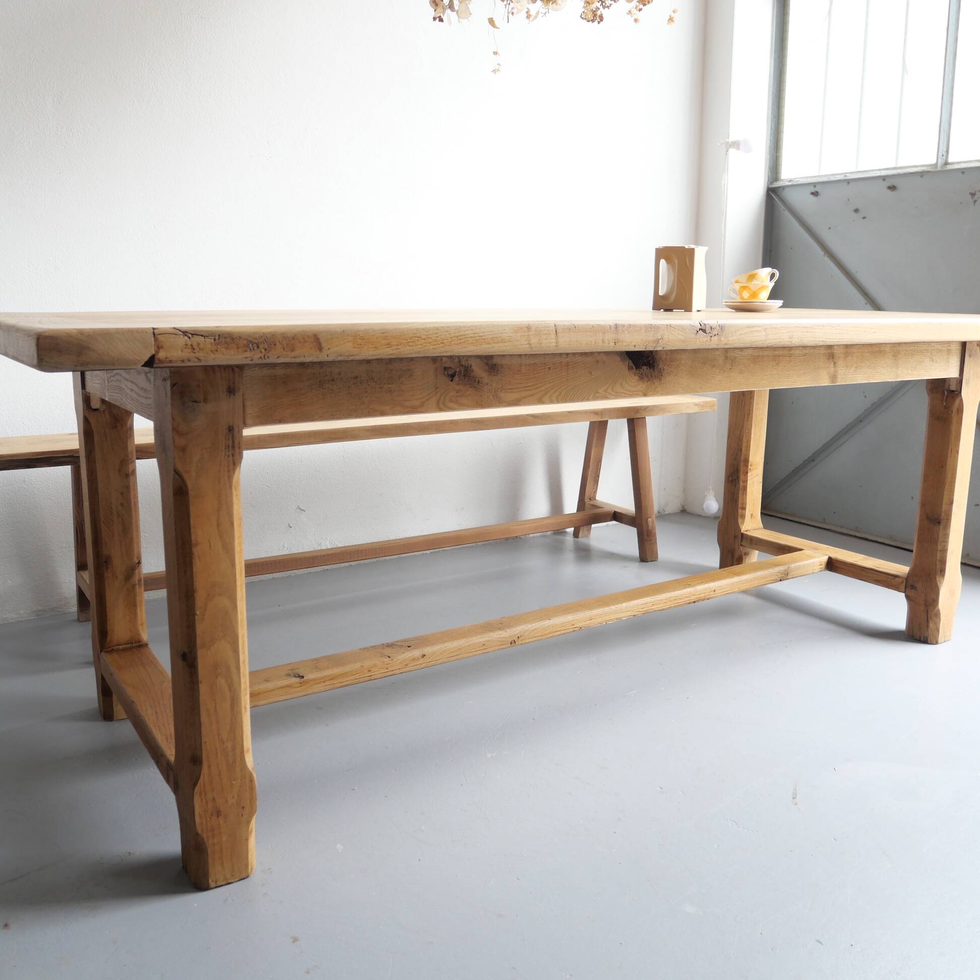Table de ferme rénovée