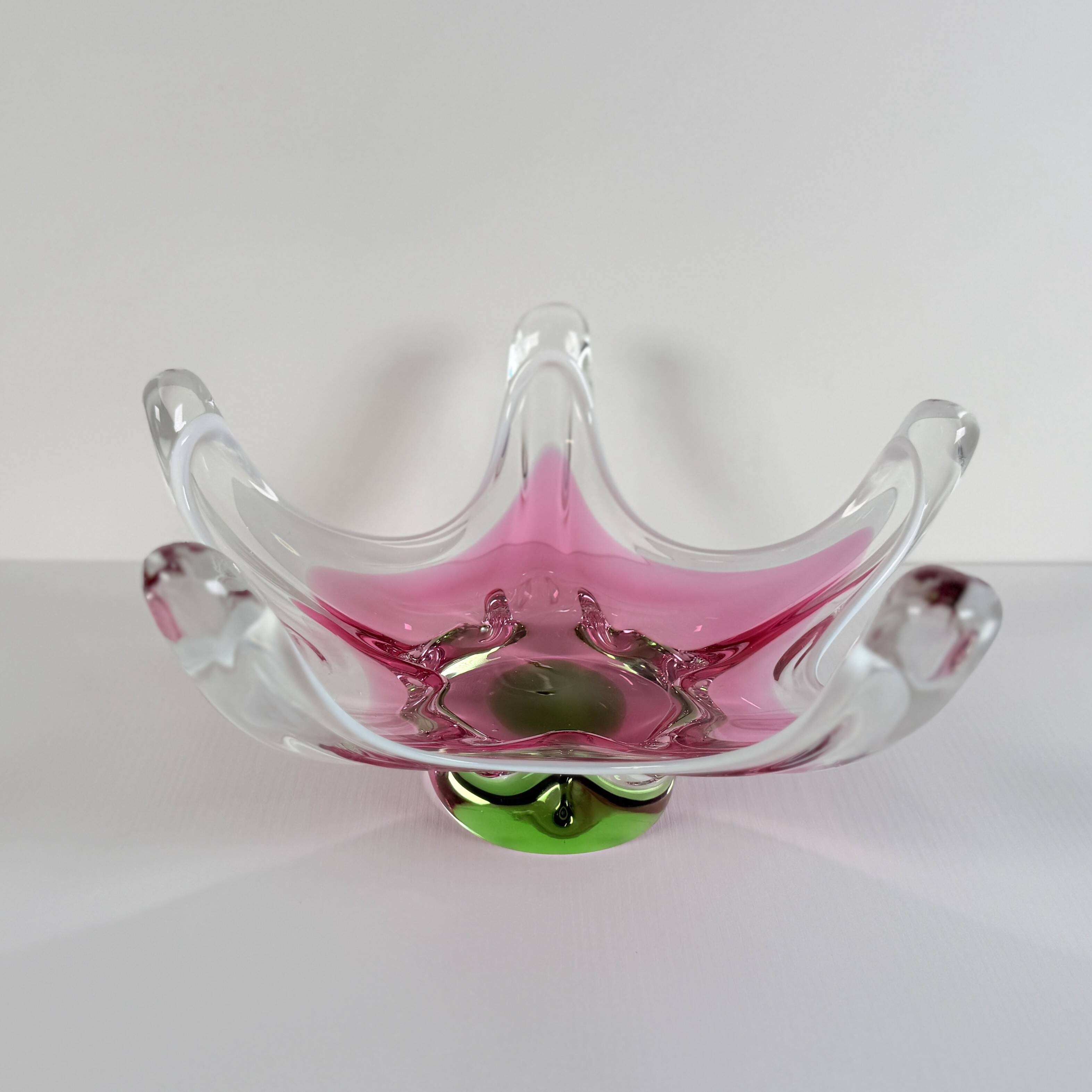Bol en verre de Bohême en forme d'étoile, Josef Hospodka