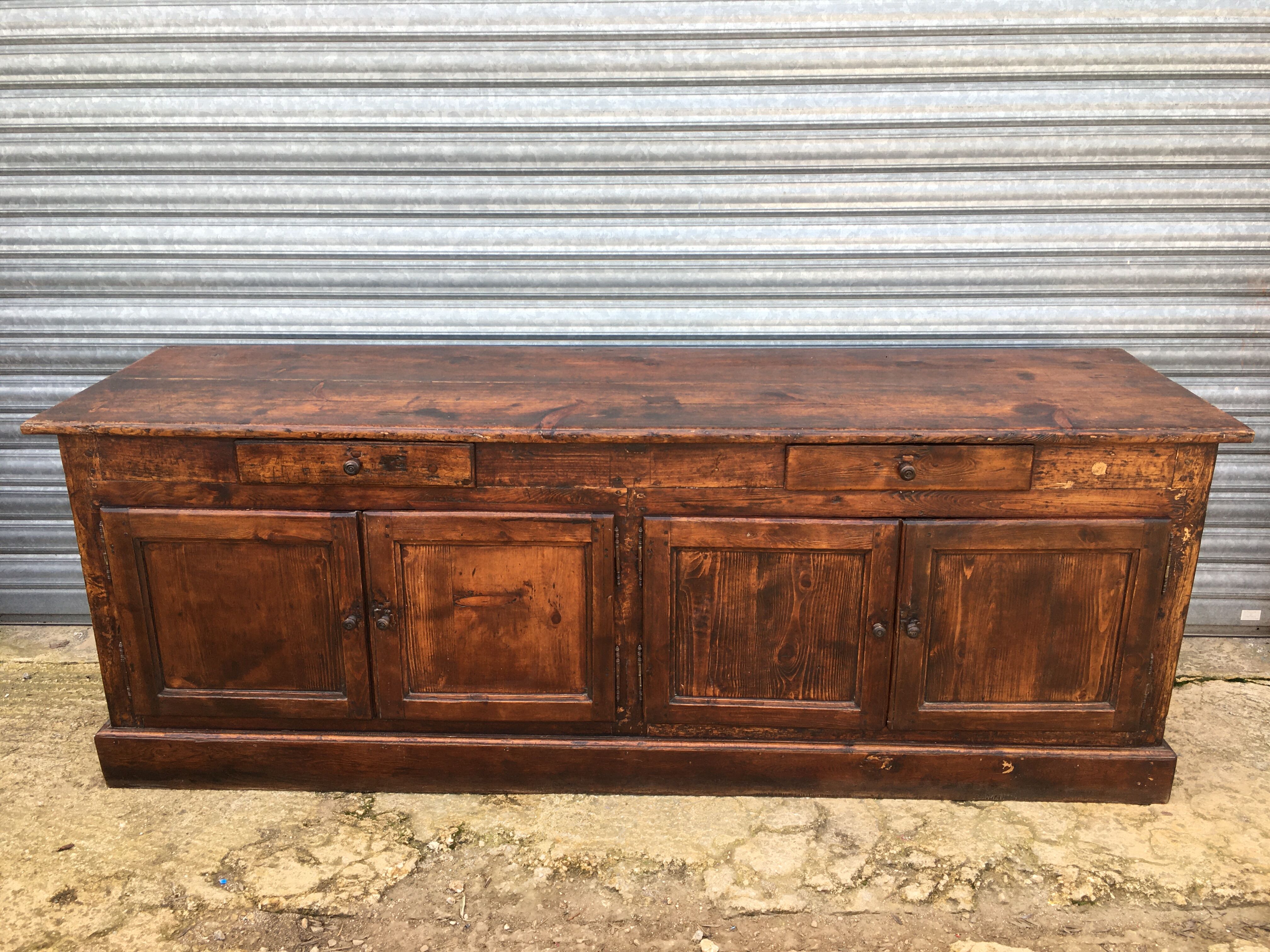 Buffet grocery counter 19th