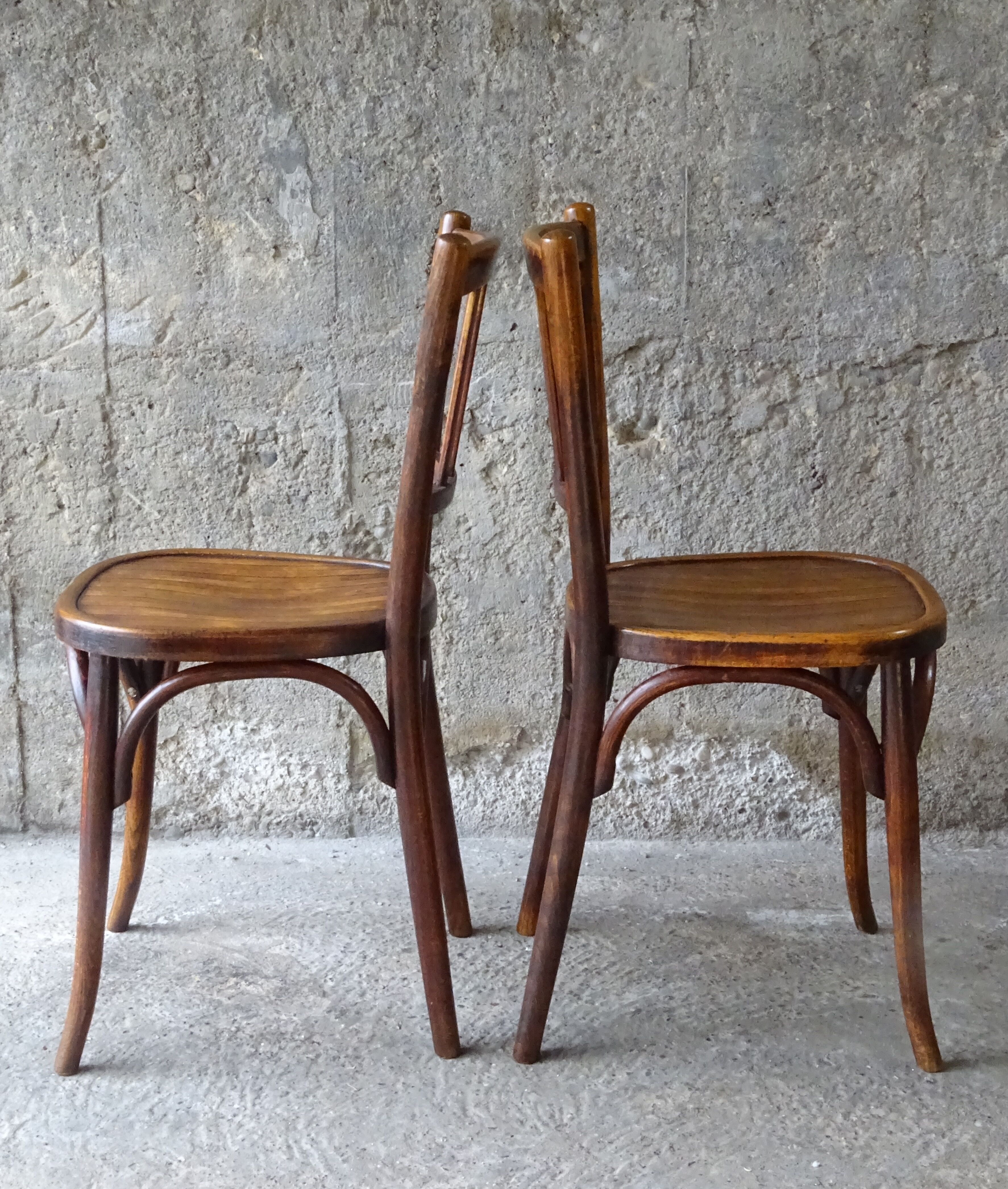 4 chairs Baumann bistrot 1925 sitting wood, "patina bistro of the corner"