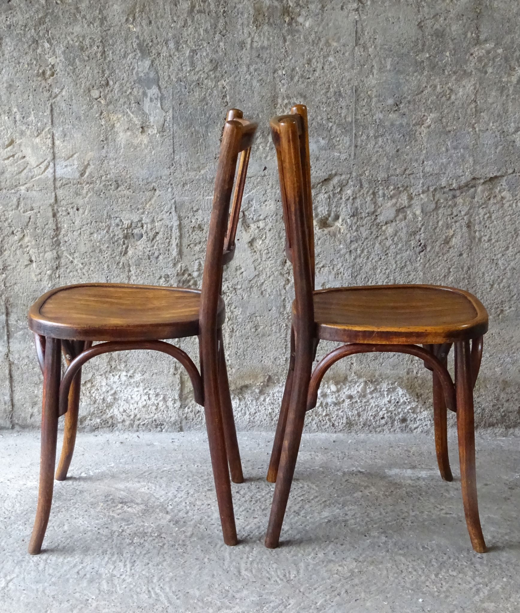 4 chairs Baumann bistrot 1925 sitting wood, "patina bistro of the corner"