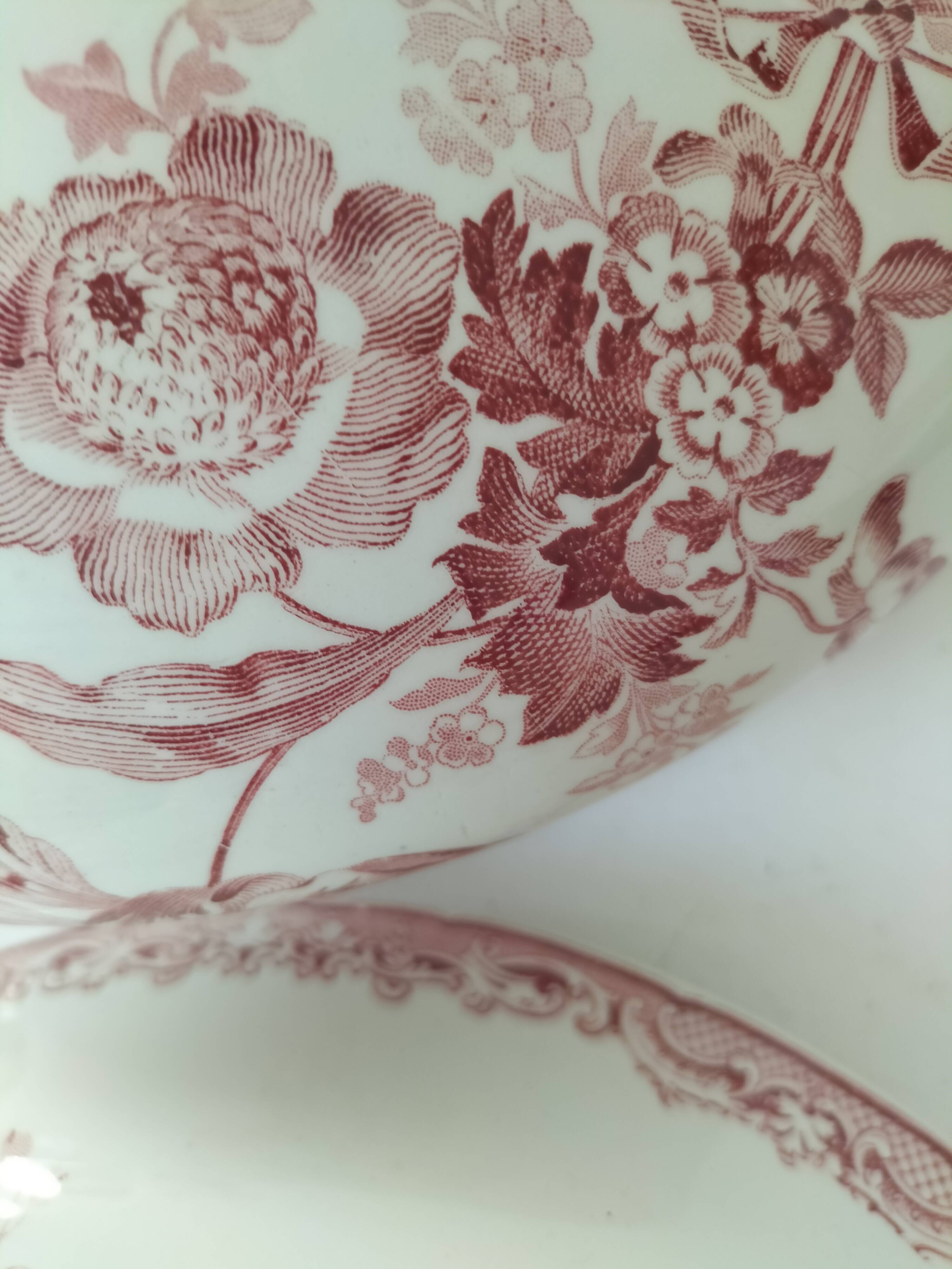 Ironstone soup tureen Sarreguemines Fontanges model (circa 1880–1900),