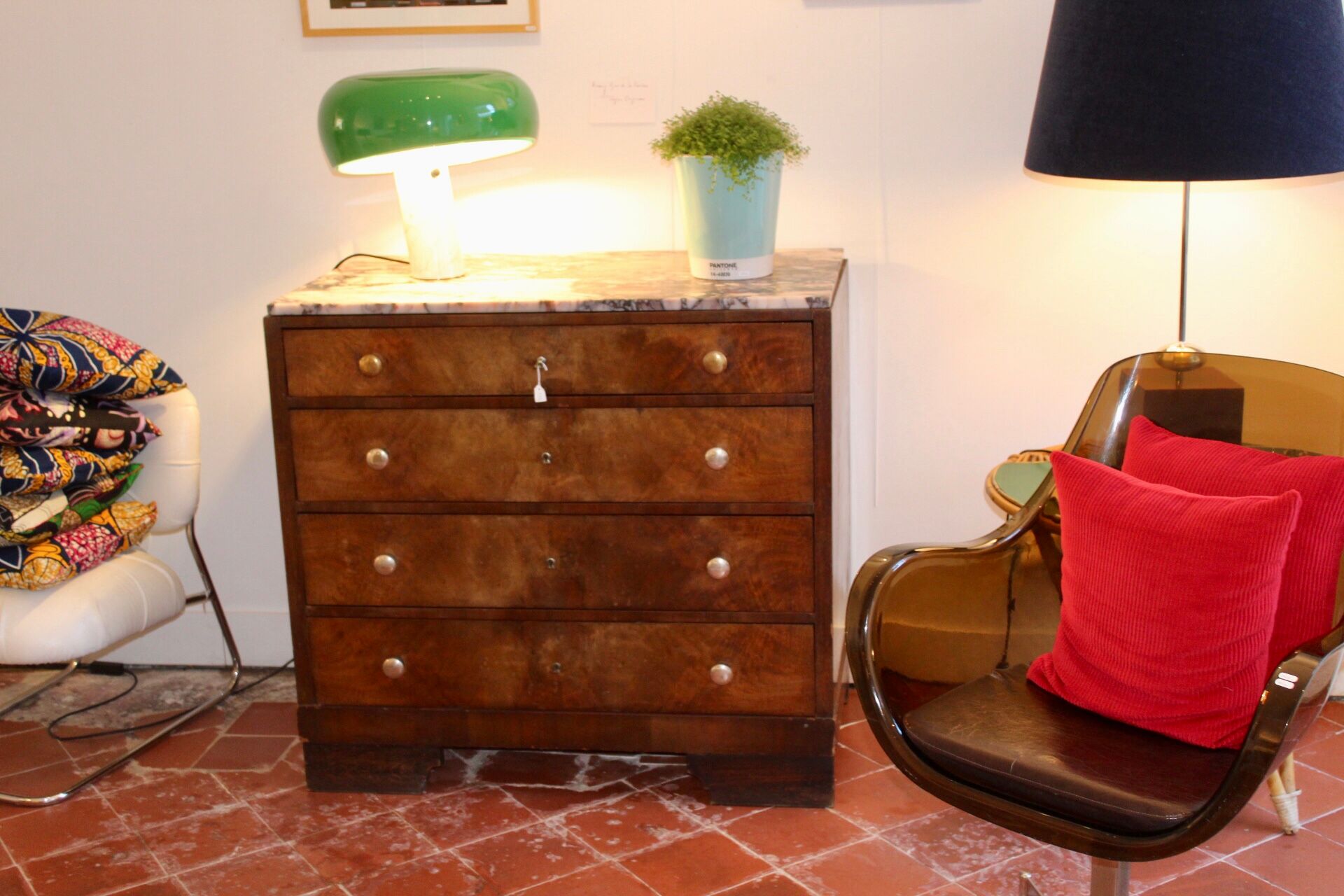 Commode Art Deco en loupe de noyer