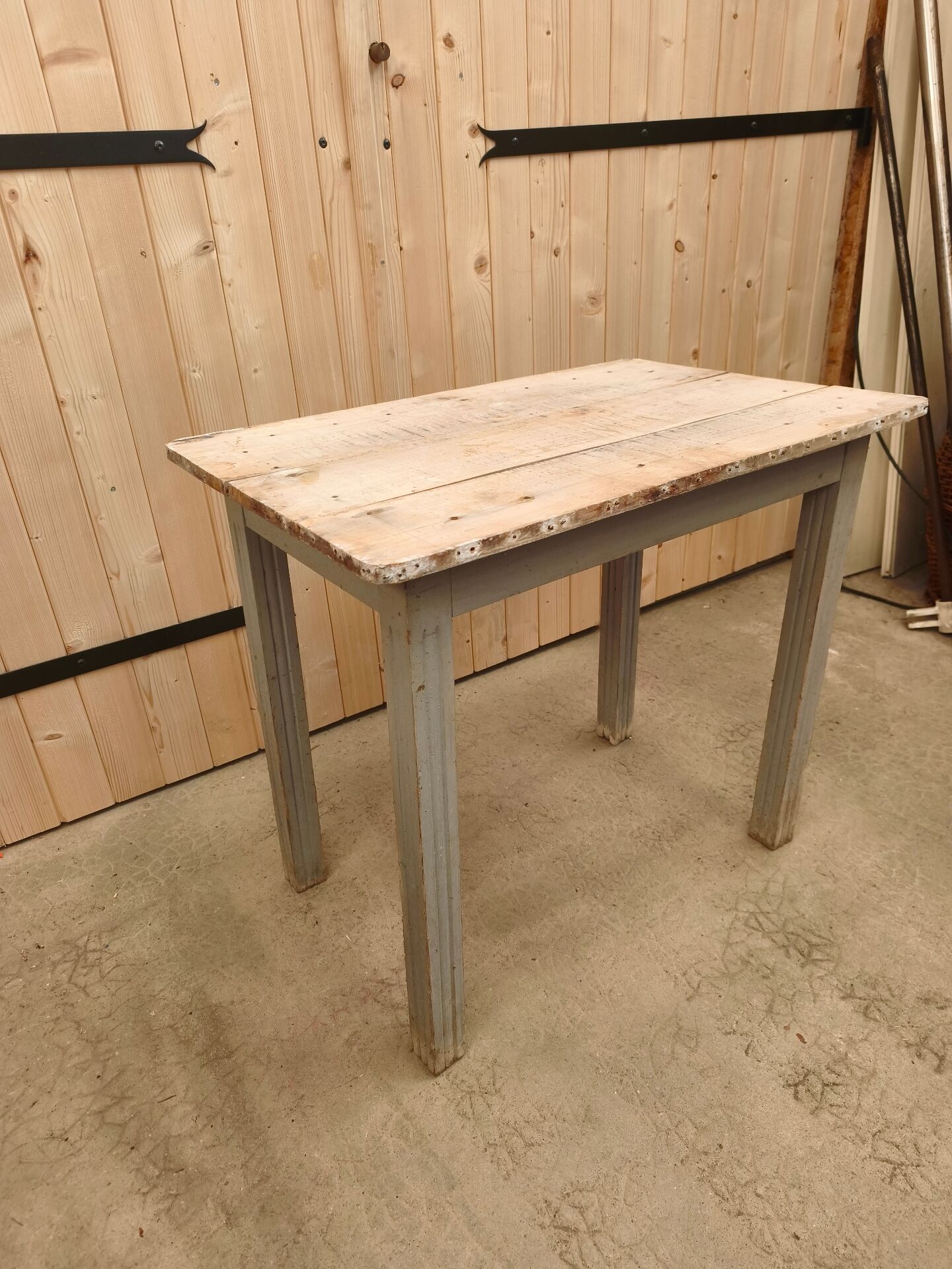 Small farmhouse table
