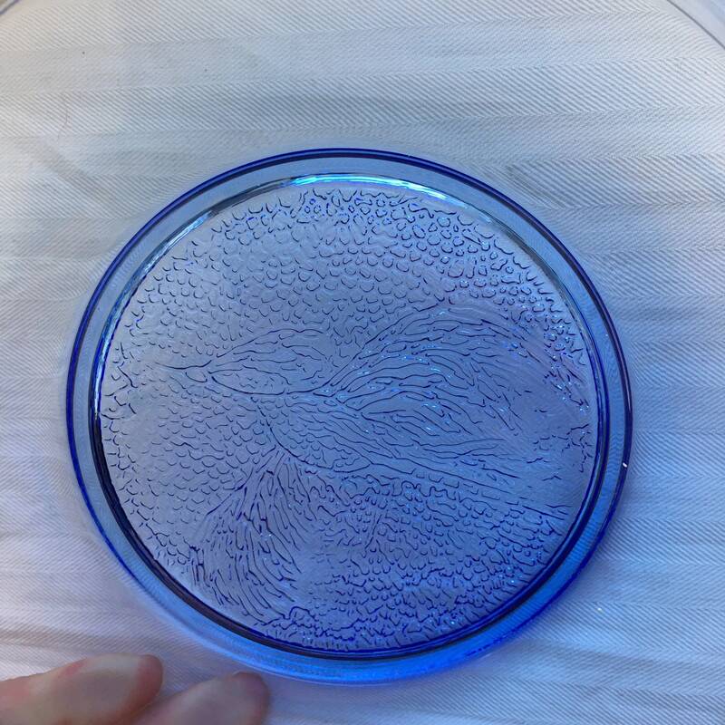 Scandinavian Klein Blue Glass Bird Plate 19.5 cm