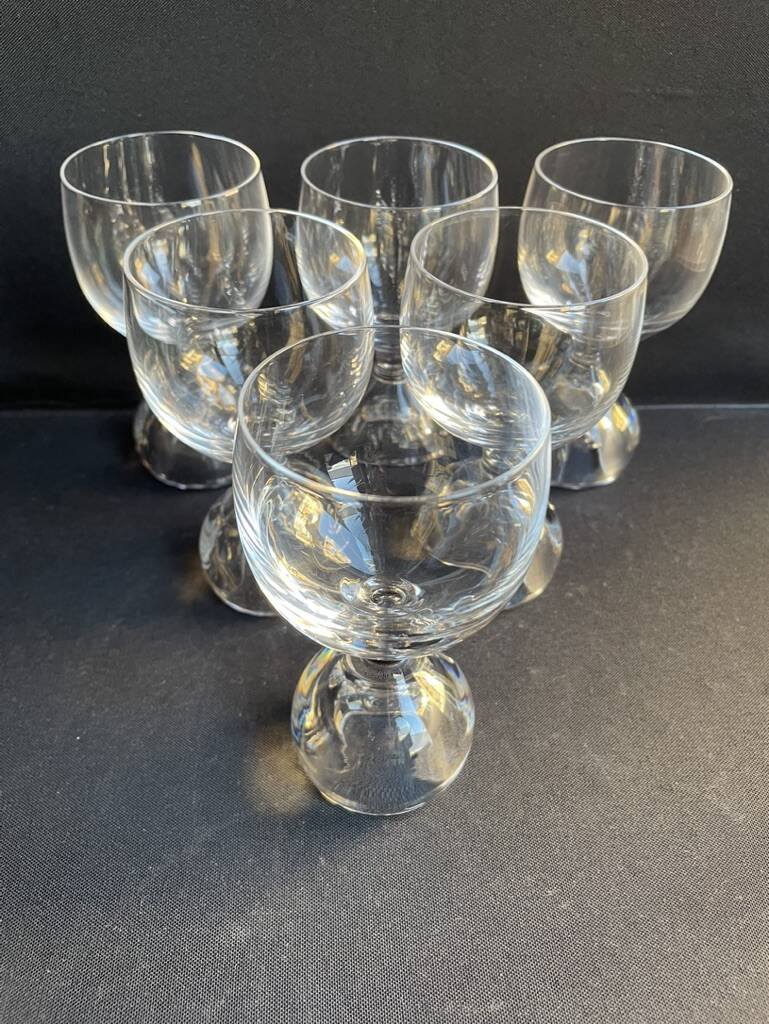 6 Crystal wine glasses – Hollow ball base