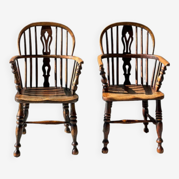 Ensemble de 2 fauteuils Windsor XIXème en bois tourné