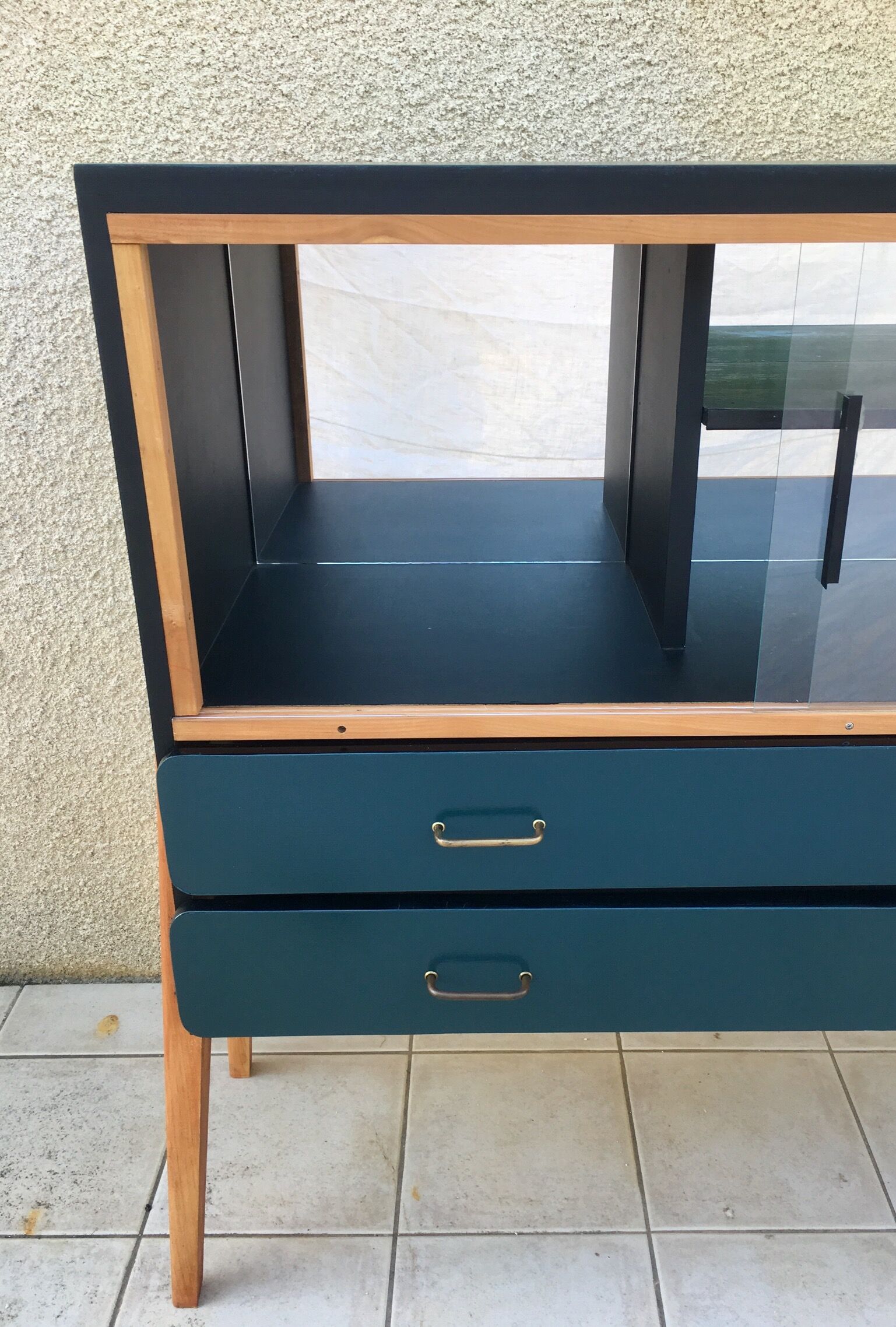 Showcase vintage compass feet