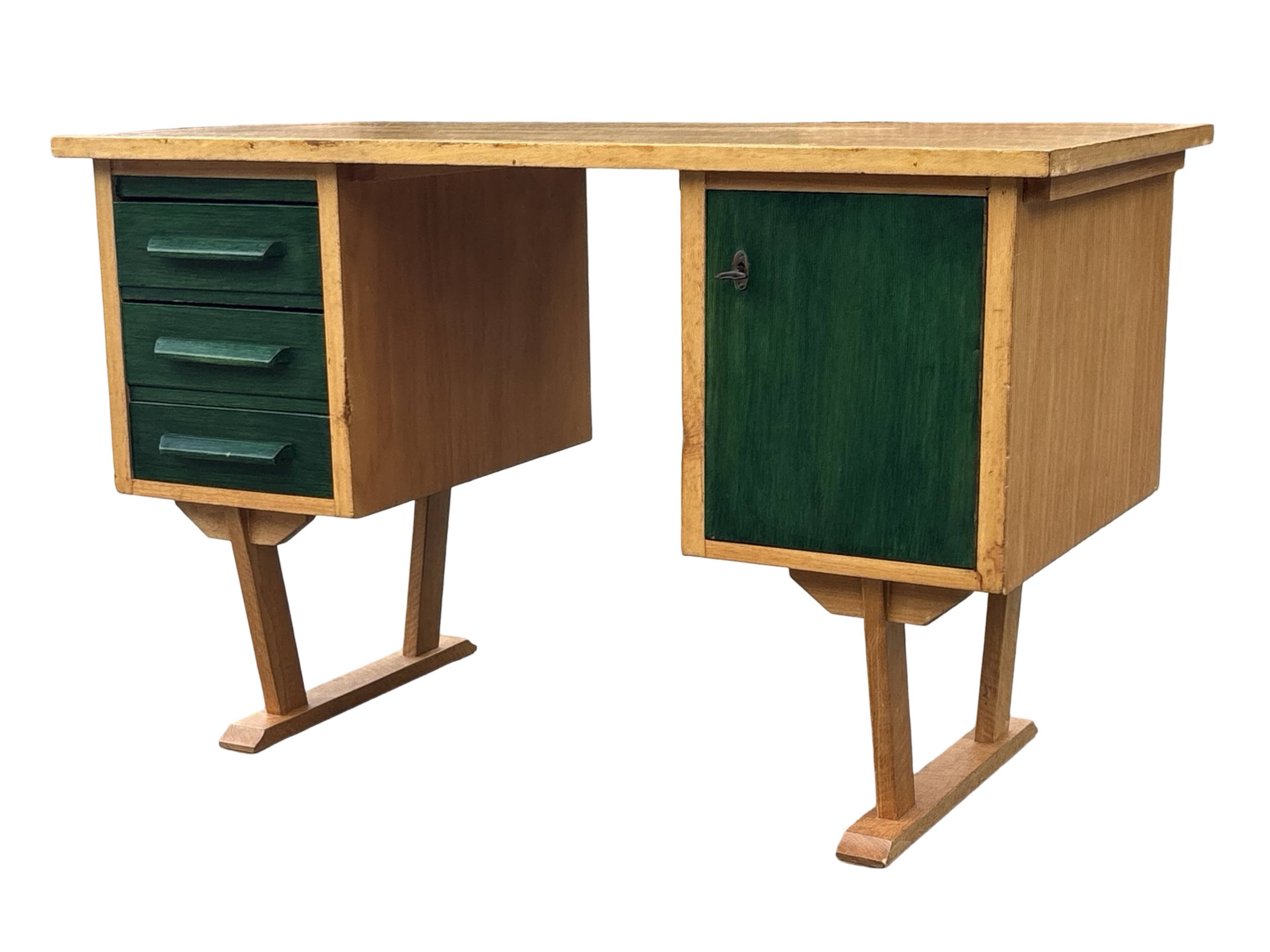 Bureau vintage des années 1960, design de bureau compact