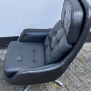 Fauteuil pivotant vintage Bramia avec repose-pieds