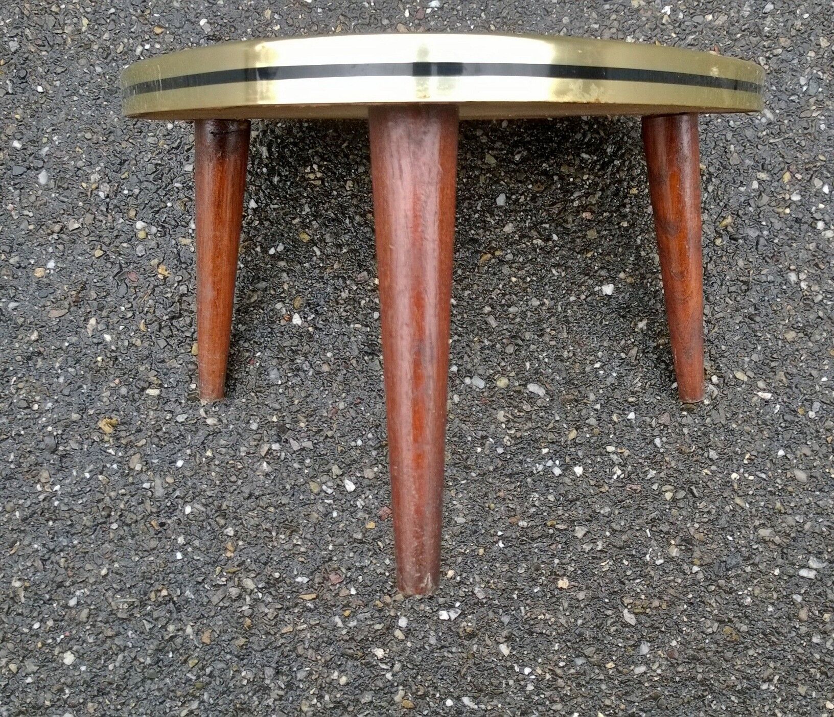 Tripod table plant rack