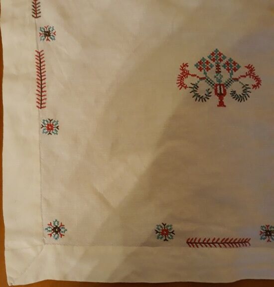 Embroidered cotton tablecloth 90s