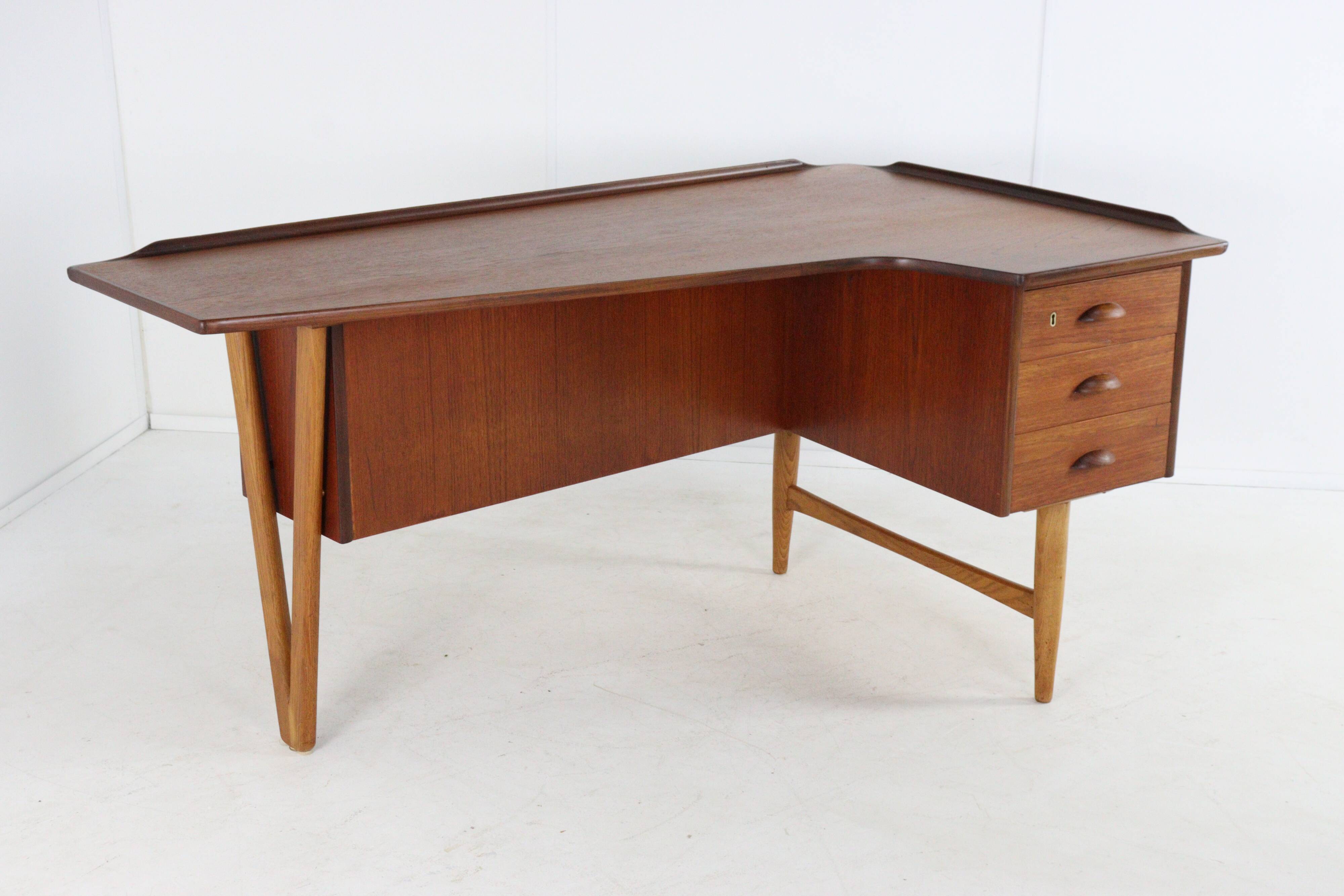 Danish boomerang desk by Peter Løvig Nielsen for Hedensted Møbelfabrik