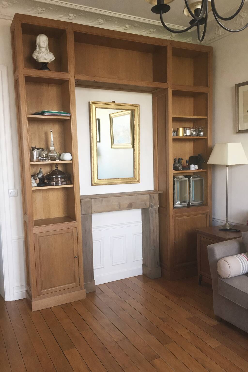 Custom U-shaped wall library – Solid wood and oak