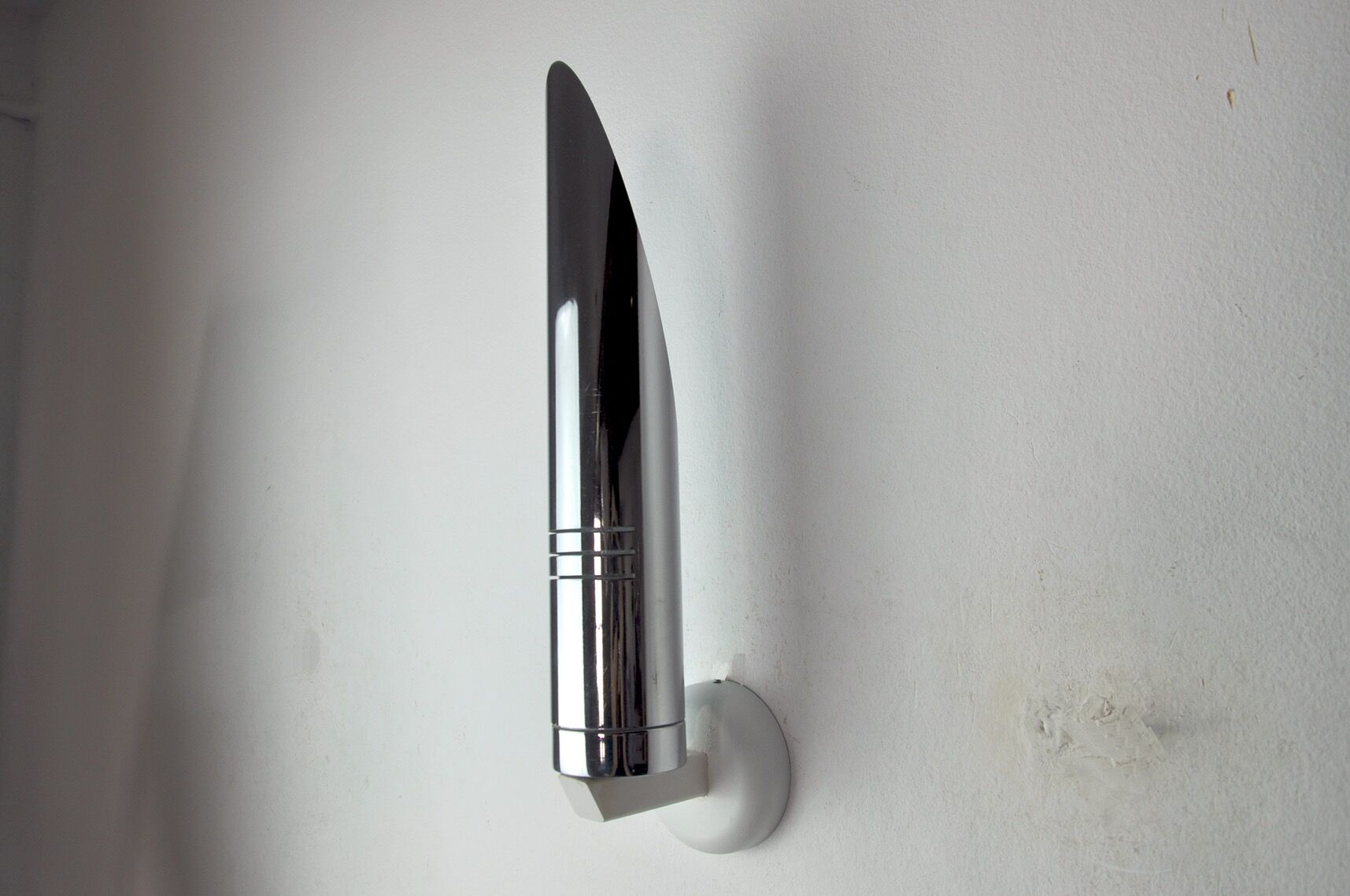 Space age tubular wall lamp, chromed metal, italy, 1970