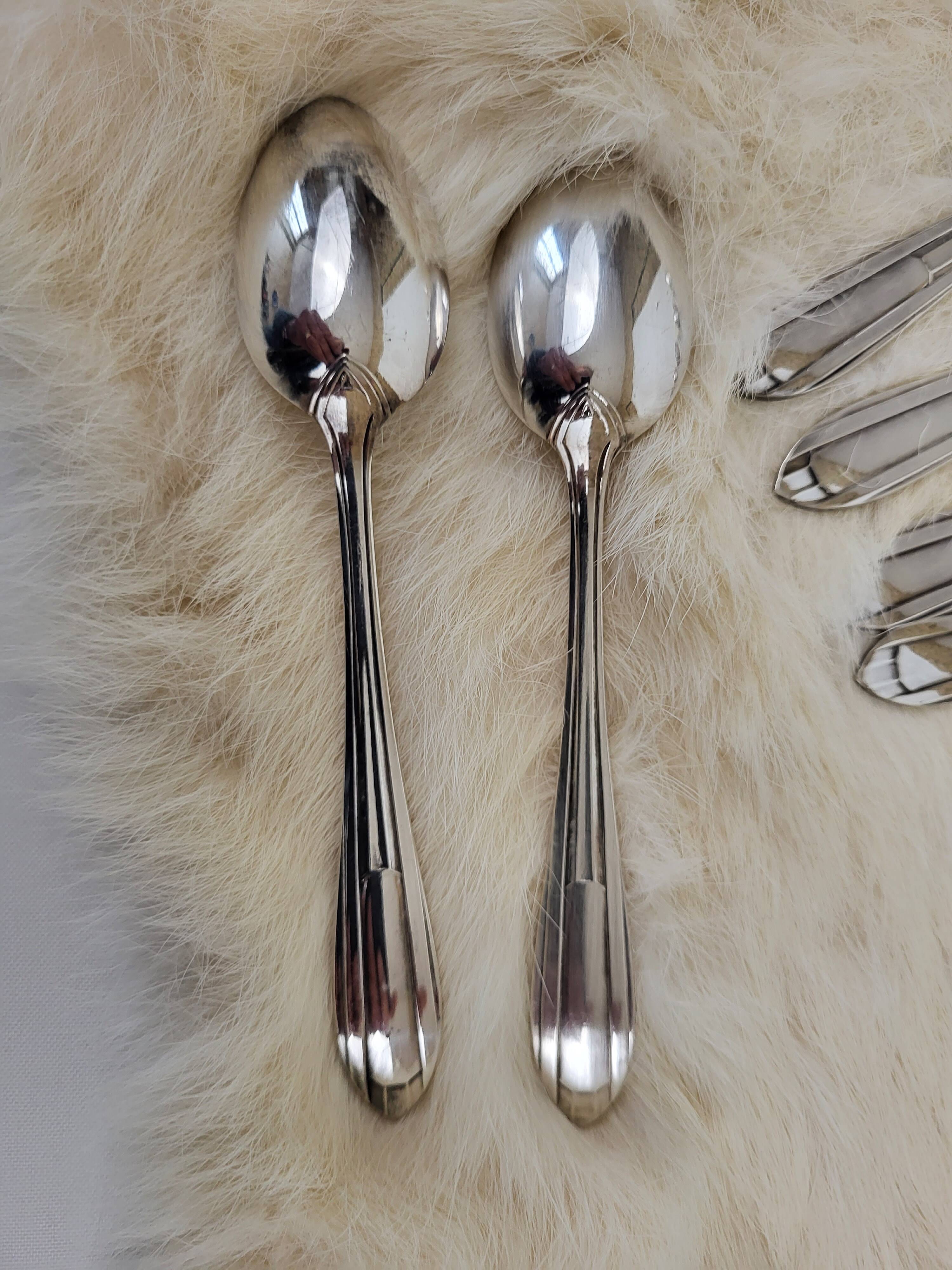 12 silver-plated metal teaspoons, Art Deco style
