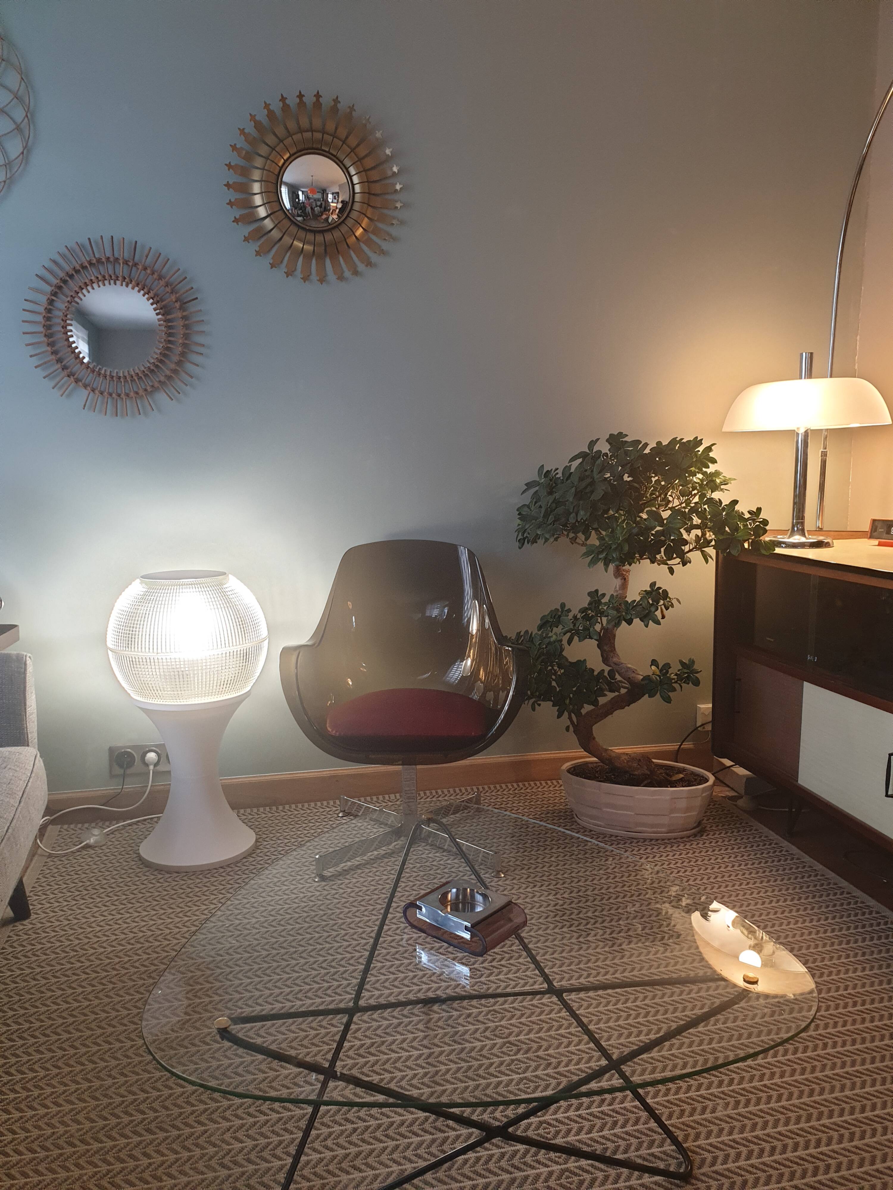 Holophane tulip-shaped floor lamp, 1970