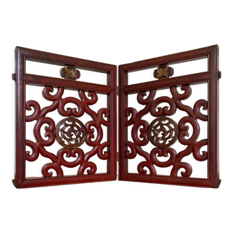 Small lacquered Chinese screen
