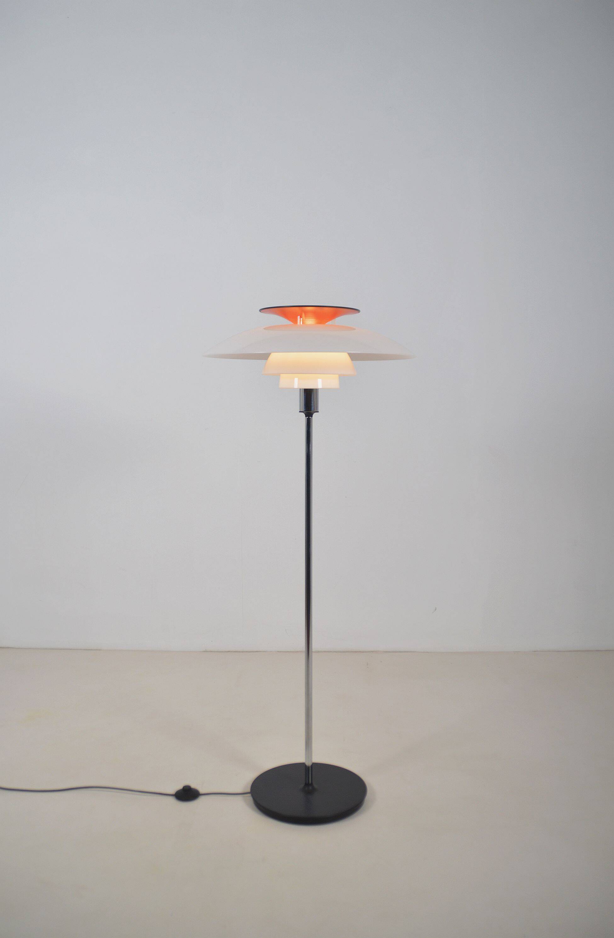 Lampe sur pied danoise PH 80 conçue par Poul Henningsen pour Louis Poulsen