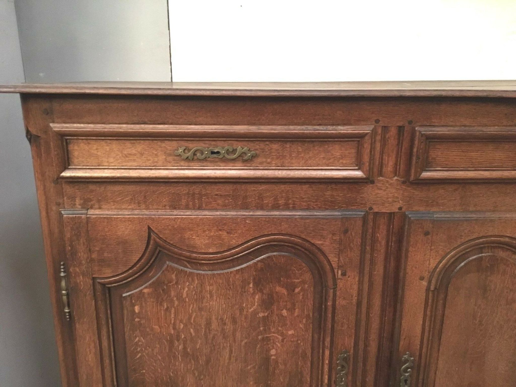 Rustic buffet 18th century support