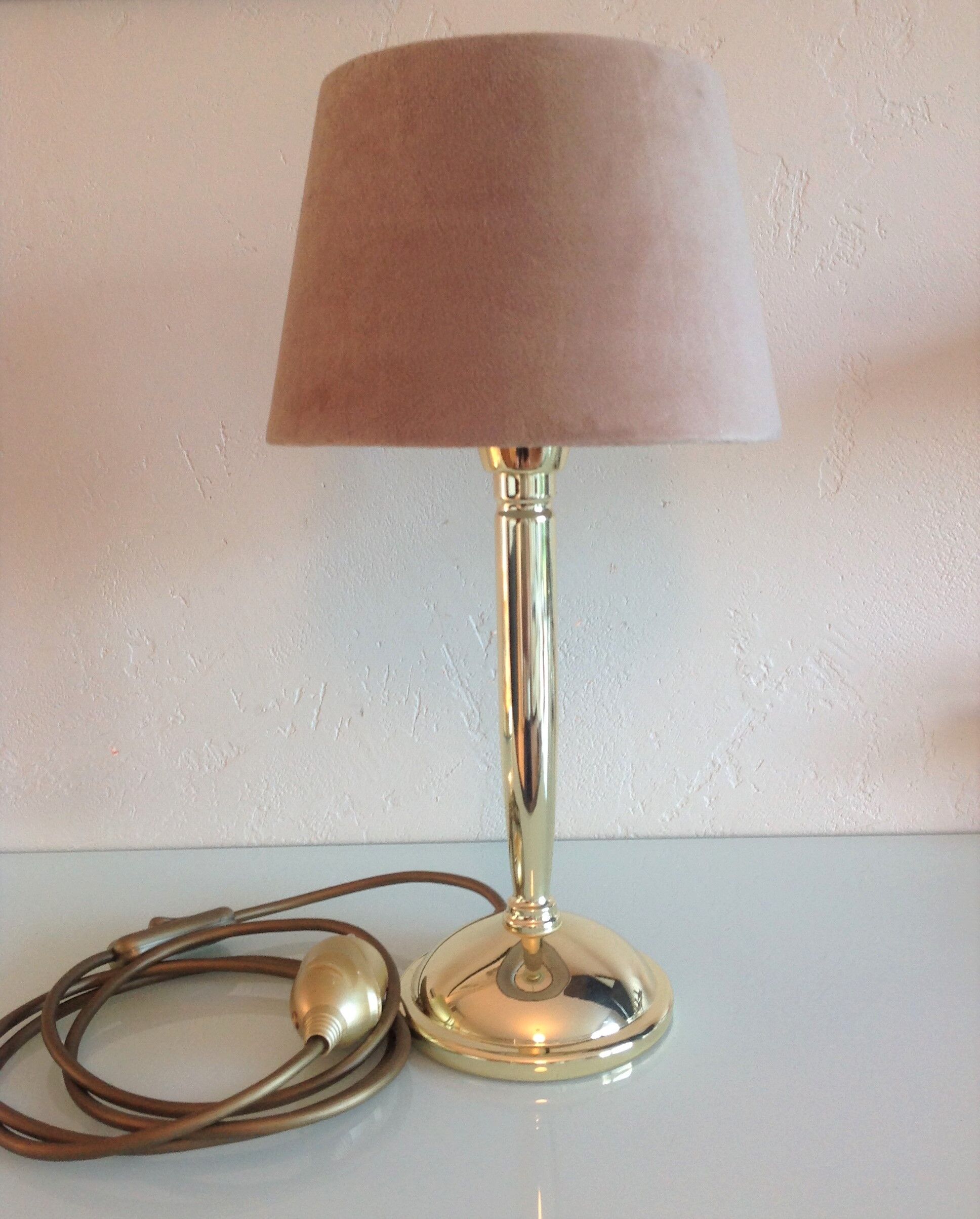 Lampe en  métal doré et abat jour peau de peche / vintage années 70-80