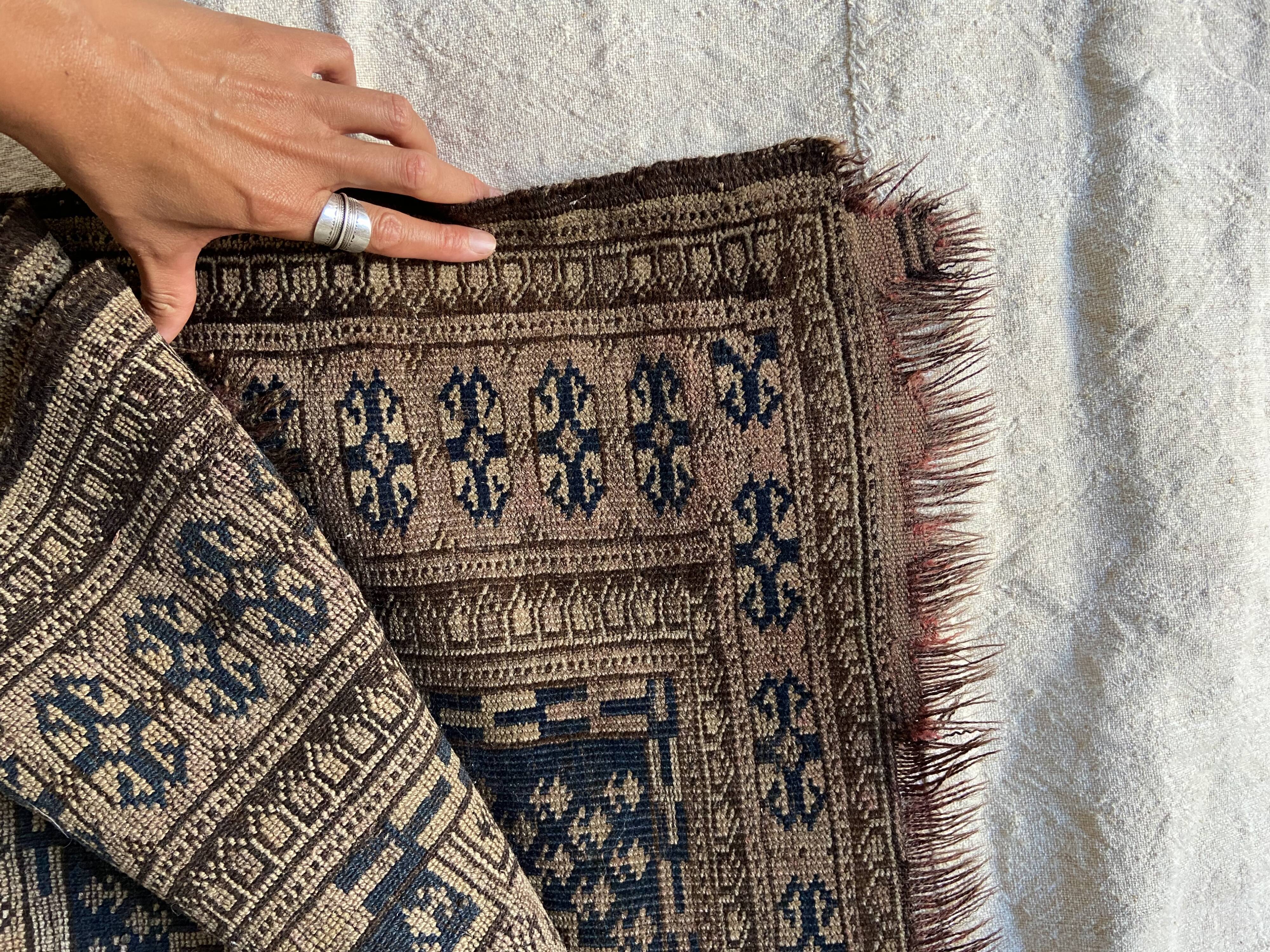 Ancient Persian carpet 150x100cm