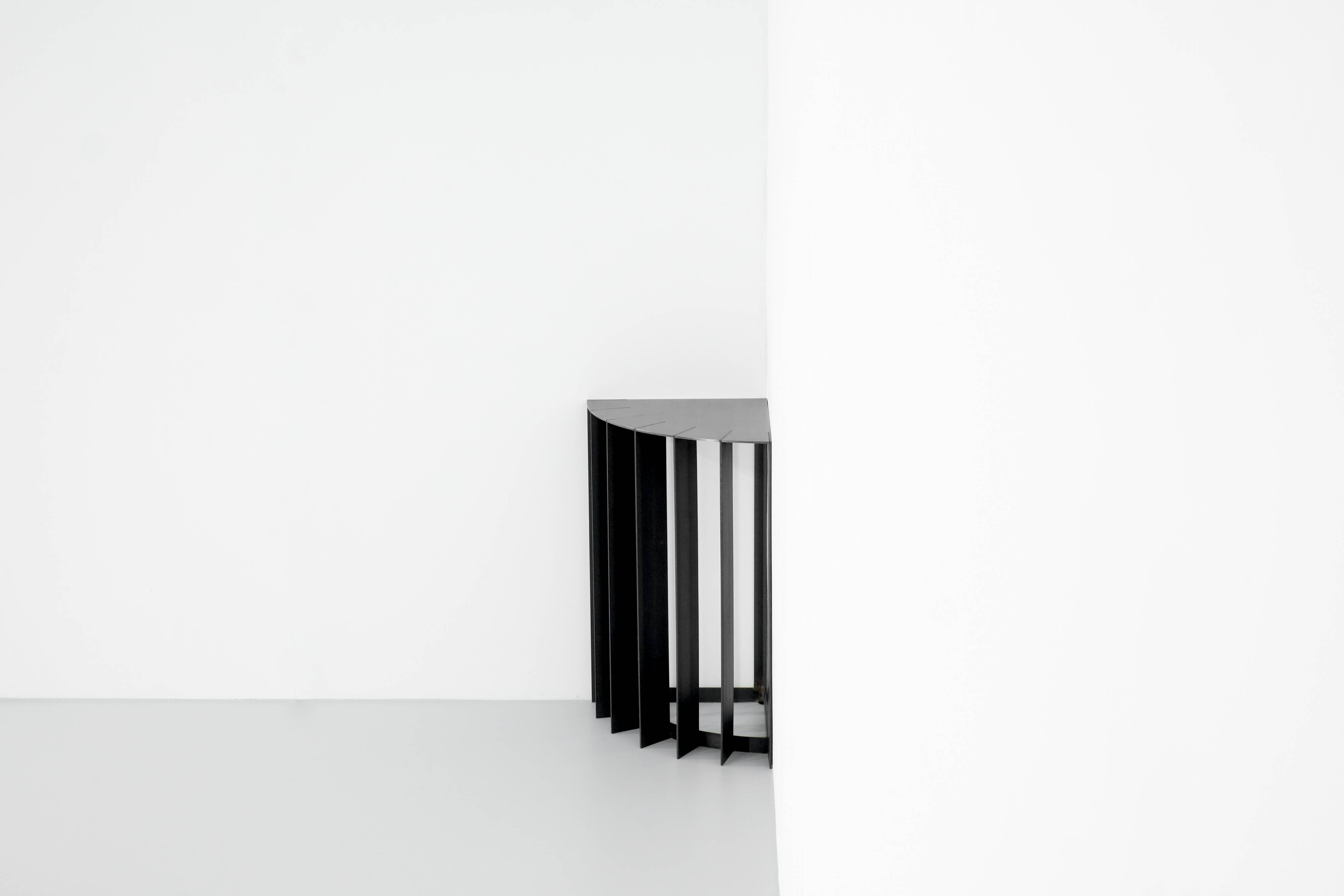 Console " Blue Moon " par Franck Robichez pour Dritsh, Paris 1990s.