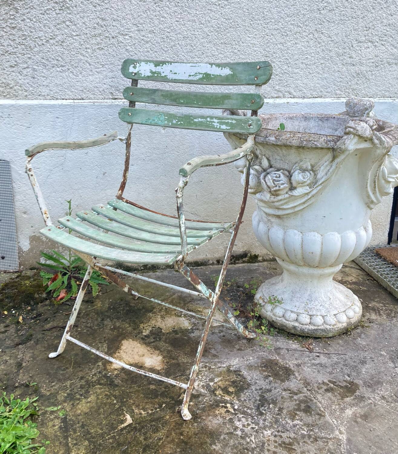 Large 19th century foldable garden armchair in wrought iron and wood