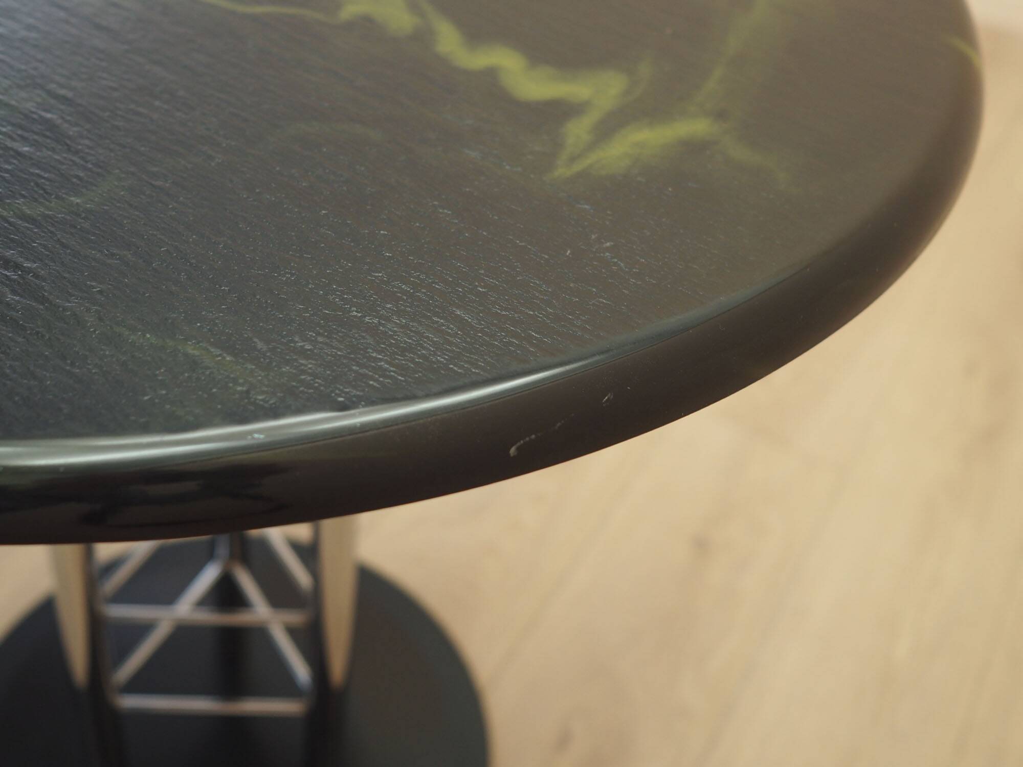 Table d'appoint en treillis italien, années 1970