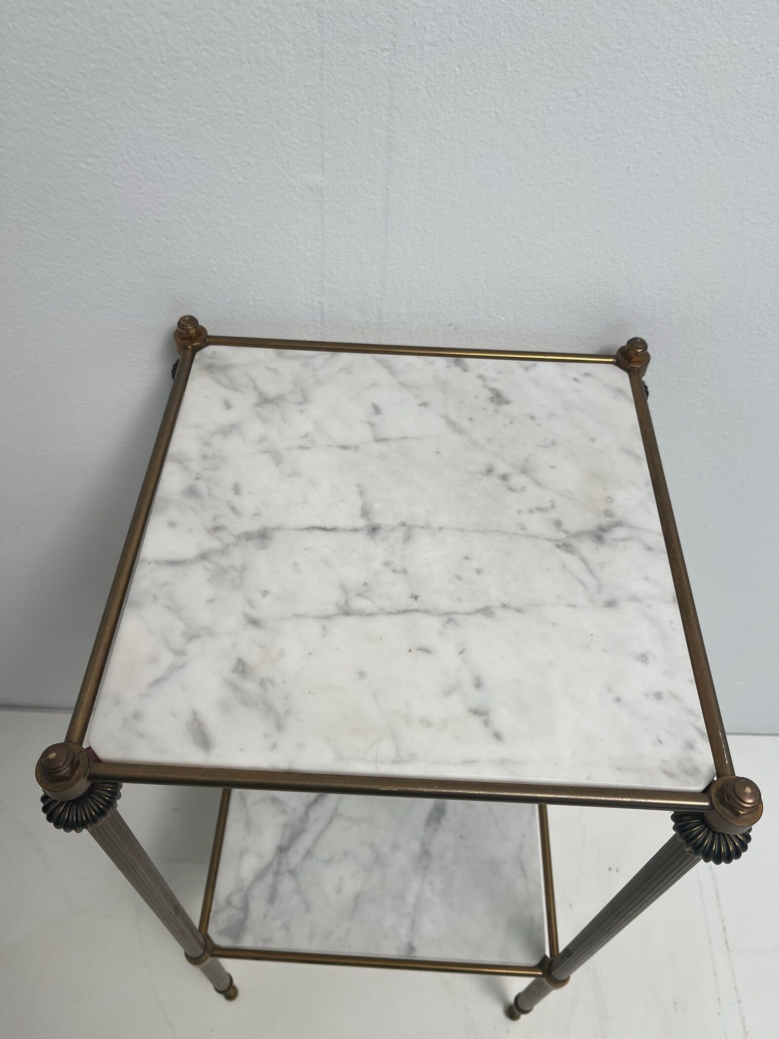 Vintage side table in white marble and brass year 60