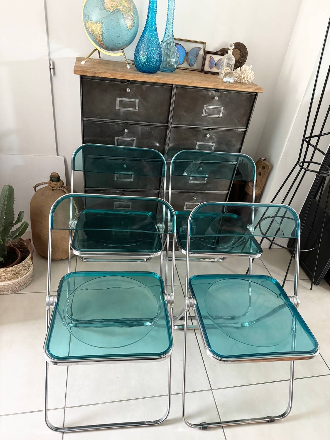 Set of 4 blue Plia folding chairs by Castelli