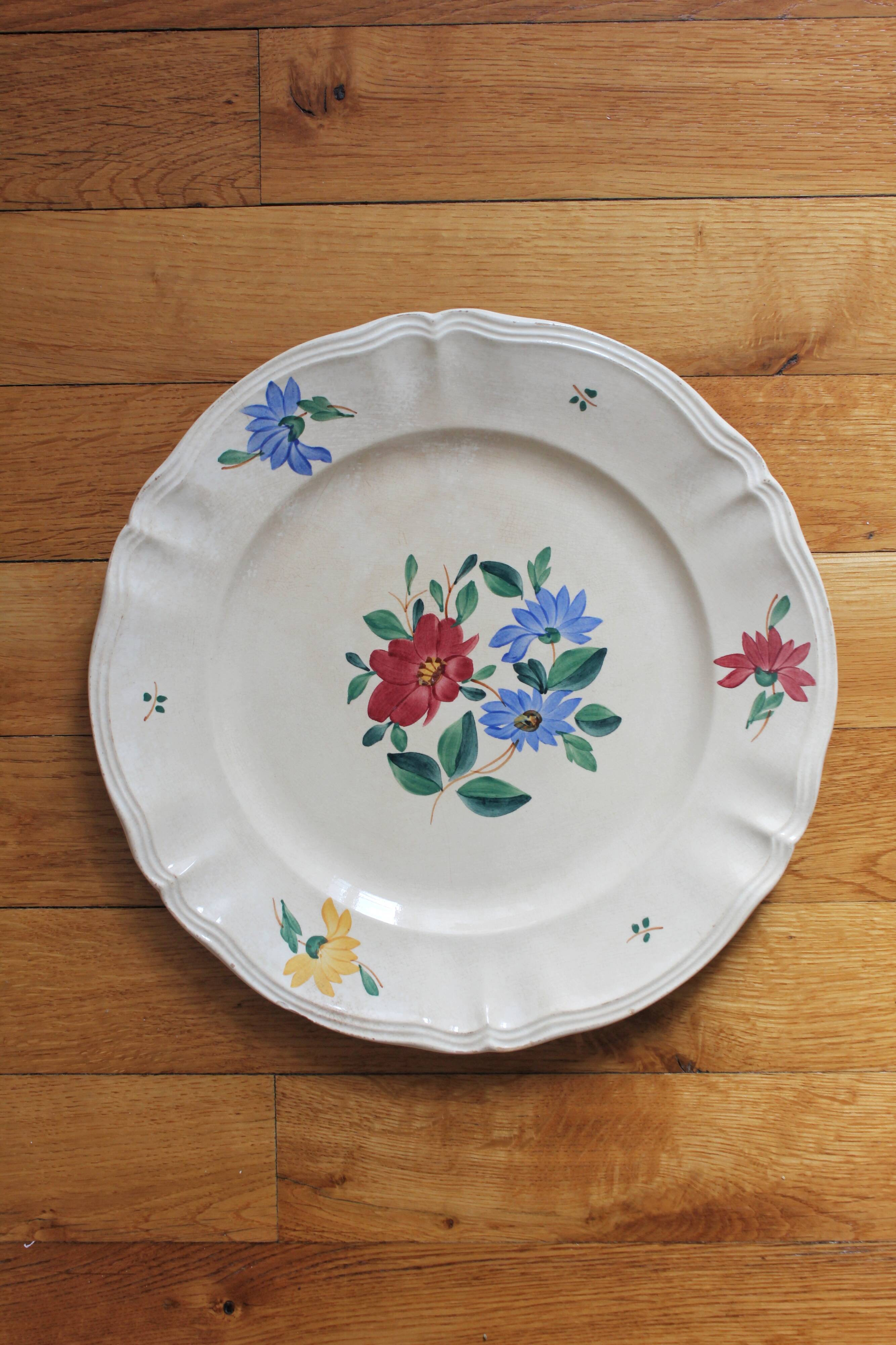 Round scalloped earthenware dish Digoin Sarreguemines floral decoration