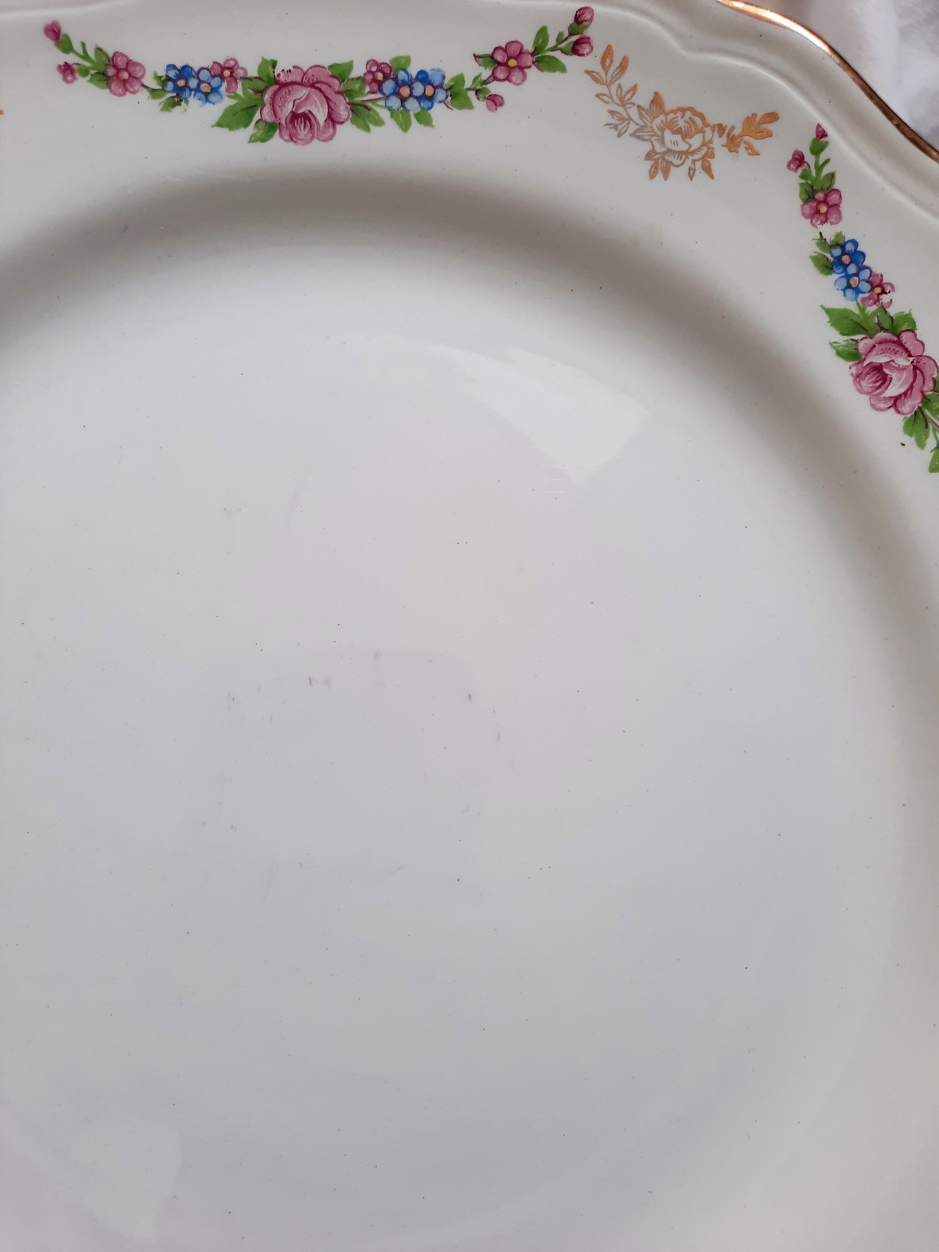 6 mismatched old flat plates