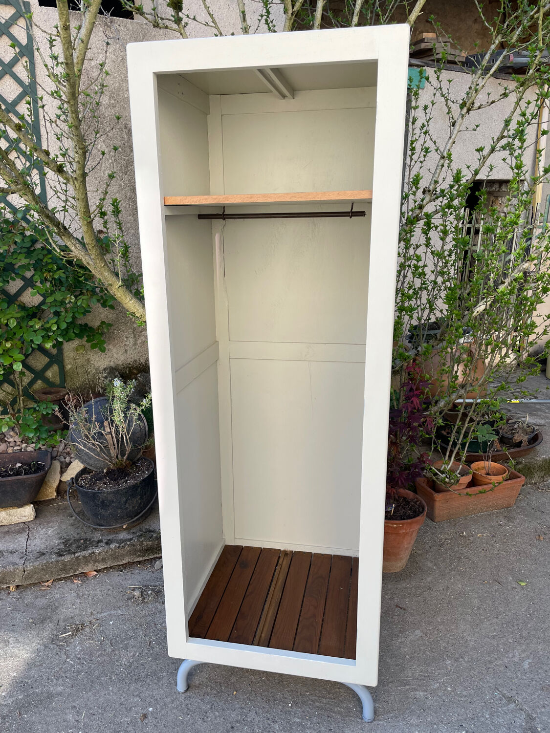 School wardrobe / closet