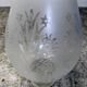 Globe ancien  pour lampe à pétrole  tulipe verre gravé