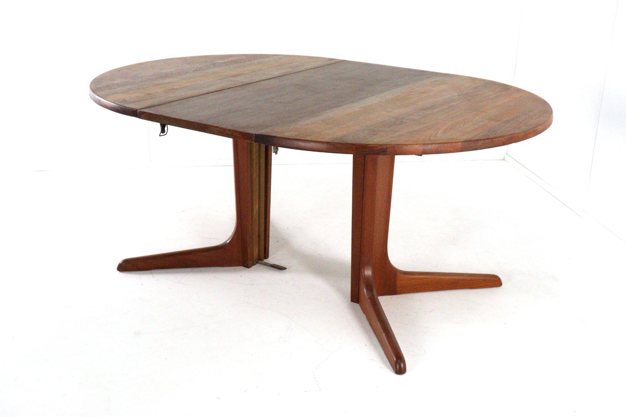 Round extendable teak dining table vintage - danish design