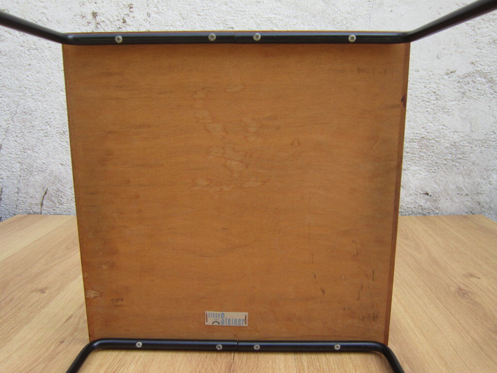 Table volante de Pierre Guariche pour Steiner